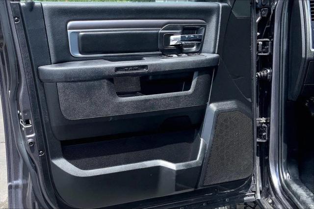 2024 Ram 1500 Classic Warlock Crew Cab 4x2 5'7" Box