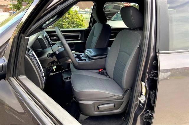 2024 Ram 1500 Classic Warlock Crew Cab 4x2 5'7" Box