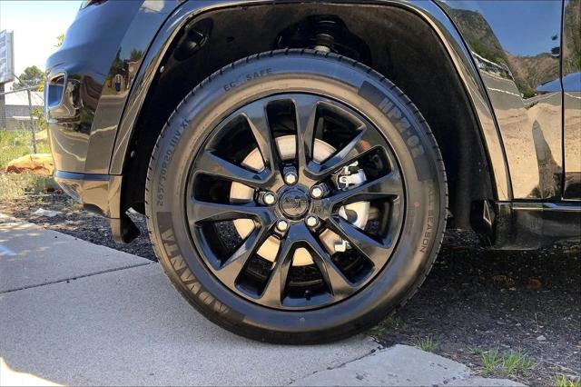 2022 Jeep Grand Cherokee Laredo X 4x4