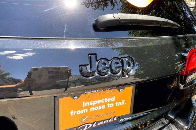 2022 Jeep Grand Cherokee Laredo X 4x4