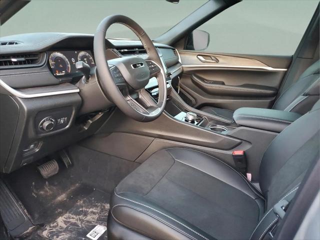 2026 Jeep Grand Cherokee L Altitude 4x2