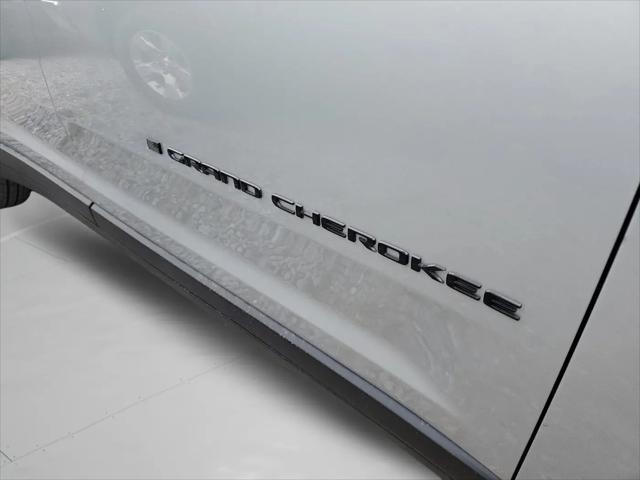 2026 Jeep Grand Cherokee L Altitude 4x2