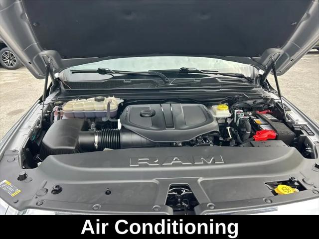 2025 Ram 1500 Big Horn Crew Cab 4x4 5'7" Box