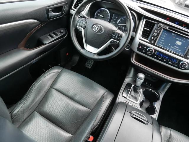 2017 Toyota Highlander Limited Platinum