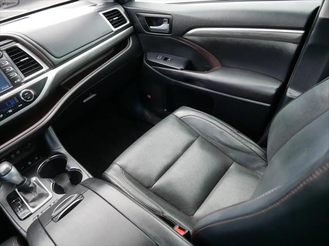 2017 Toyota Highlander Limited Platinum
