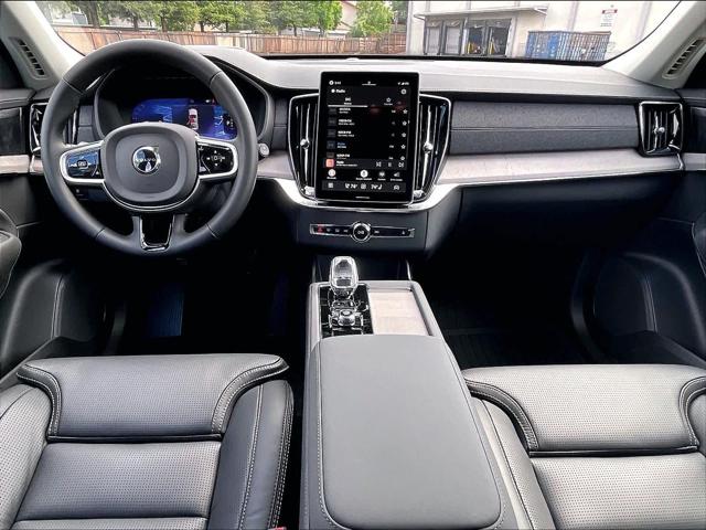 2026 Volvo XC90 Plug-In Hybrid Ultra Dark Theme, T8 AWD, Electric/Gasoline, 7 Seats