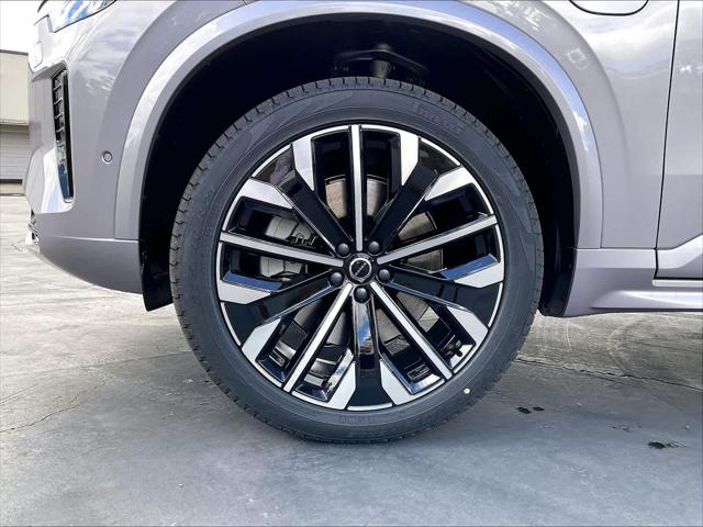 2026 Volvo XC90 Plug-In Hybrid Ultra Dark Theme, T8 AWD, Electric/Gasoline, 7 Seats