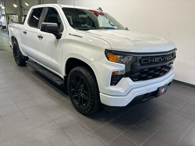 2023 Chevrolet Silverado 1500 4WD Crew Cab Short Bed Custom