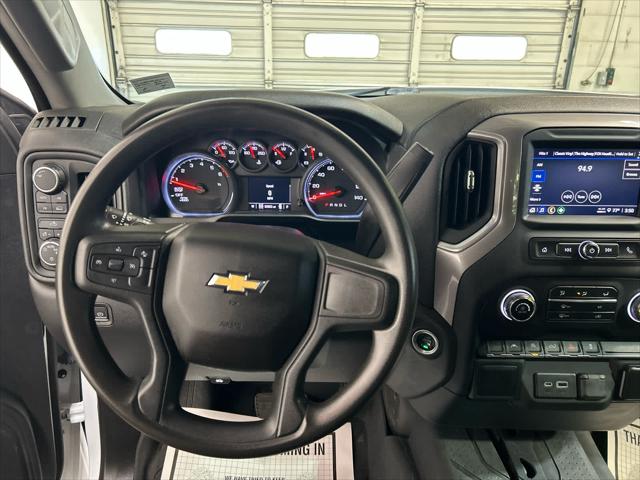 2023 Chevrolet Silverado 1500 4WD Crew Cab Short Bed Custom
