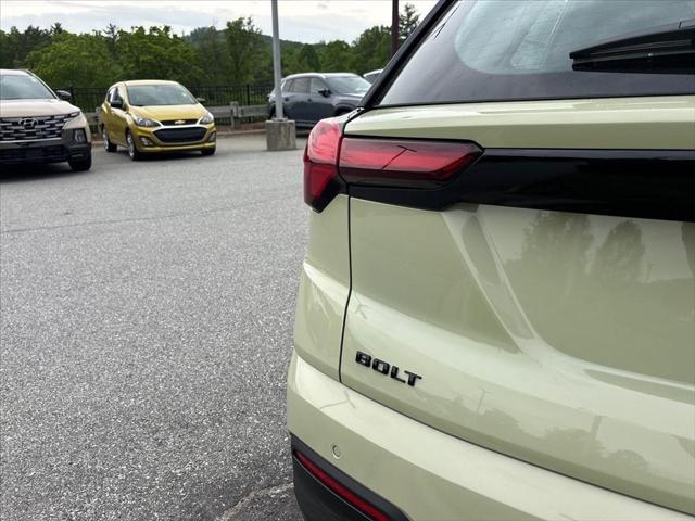 2027 Chevrolet Bolt LT FWD