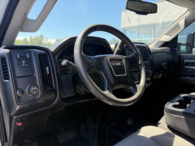 2018 GMC Sierra 2500HD Base 4x4 4dr Crew Cab SB