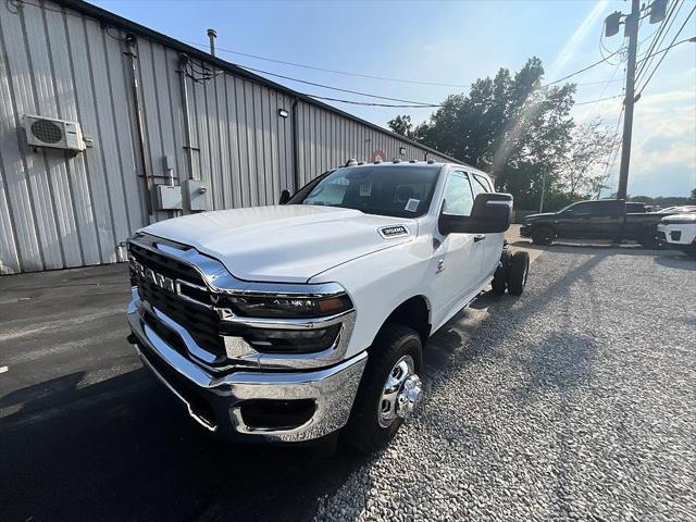 2026 RAM 3500 Chassis RAM 3500 TRADESMAN CREW CAB CHASSIS 4X4 60 CA