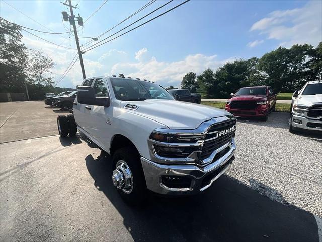 2026 RAM 3500 Chassis RAM 3500 TRADESMAN CREW CAB CHASSIS 4X4 60 CA