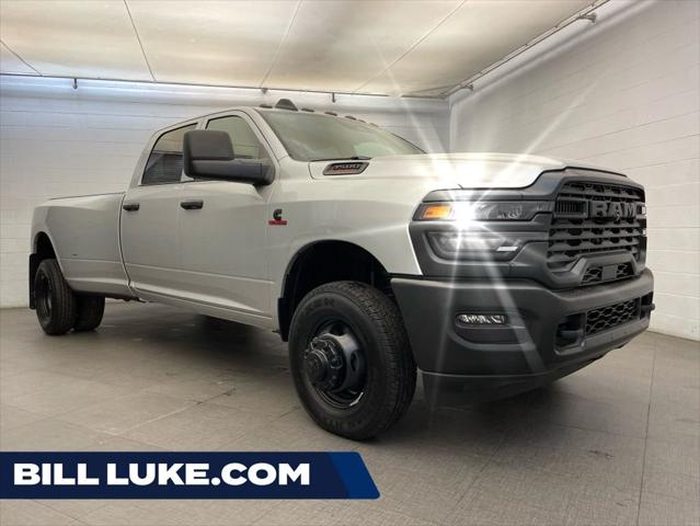 2026 RAM Ram 3500 RAM 3500 TRADESMAN CREW CAB 4X4 8 BOX