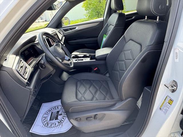 2025 Volkswagen Atlas Cross Sport 2.0T SE w/Technology