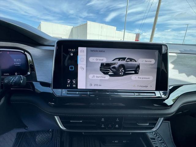 2025 Volkswagen Atlas Cross Sport 2.0T SE w/Technology