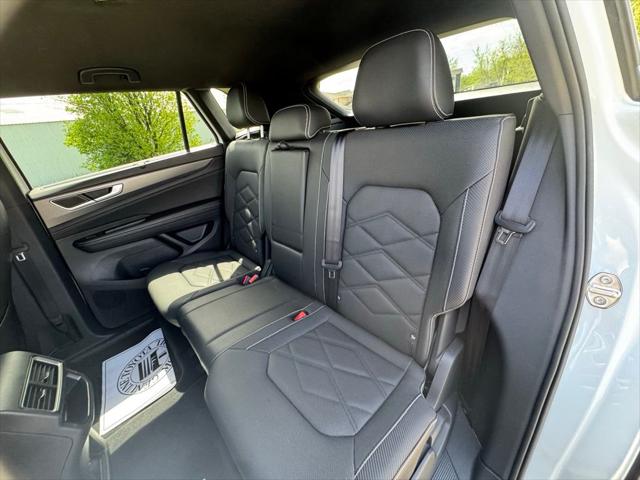 2025 Volkswagen Atlas Cross Sport 2.0T SE w/Technology