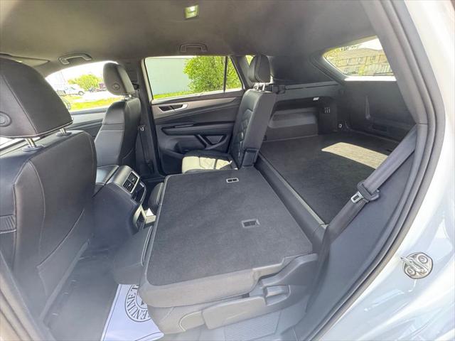 2025 Volkswagen Atlas Cross Sport 2.0T SE w/Technology