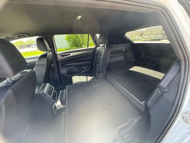 2025 Volkswagen Atlas Cross Sport 2.0T SE w/Technology
