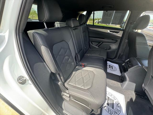 2025 Volkswagen Atlas Cross Sport 2.0T SE w/Technology