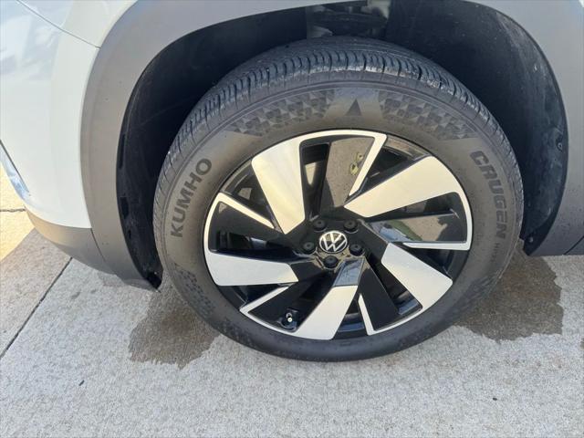 2025 Volkswagen Atlas Cross Sport 2.0T SE w/Technology