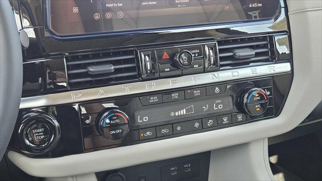 2026 Nissan Pathfinder SL