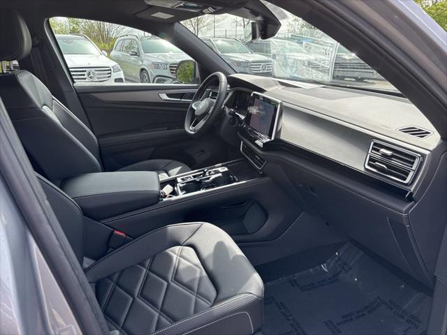 2026 Volkswagen Atlas Cross Sport SE with Technology