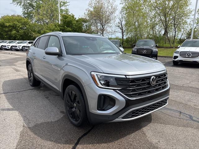 2026 Volkswagen Atlas Cross Sport SE with Technology