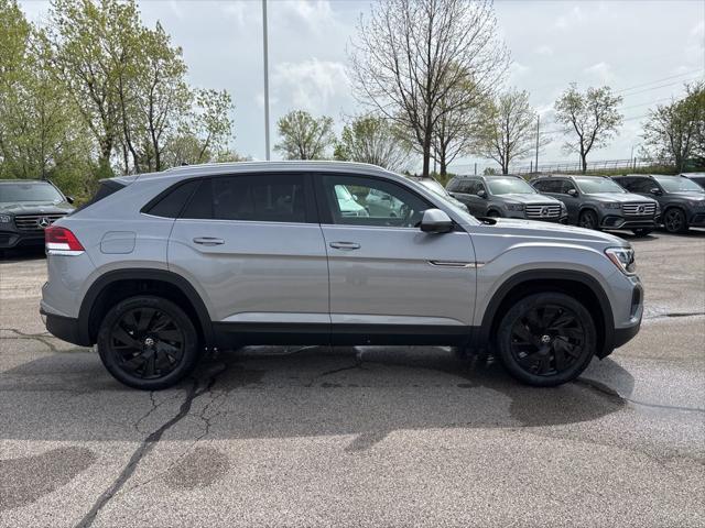 2026 Volkswagen Atlas Cross Sport SE with Technology