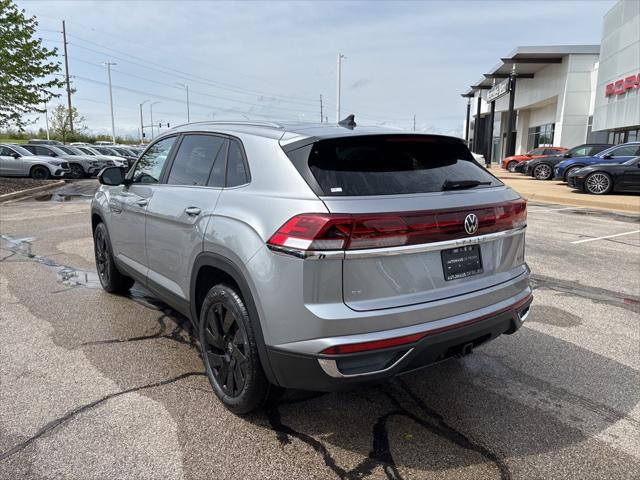 2026 Volkswagen Atlas Cross Sport SE with Technology