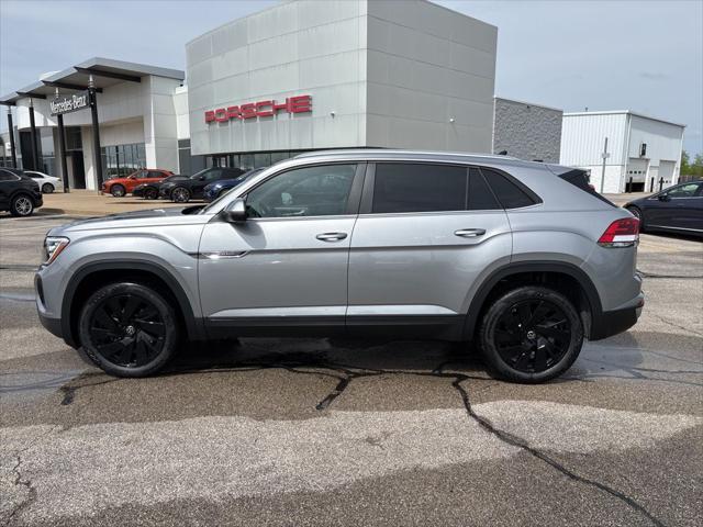 2026 Volkswagen Atlas Cross Sport SE with Technology
