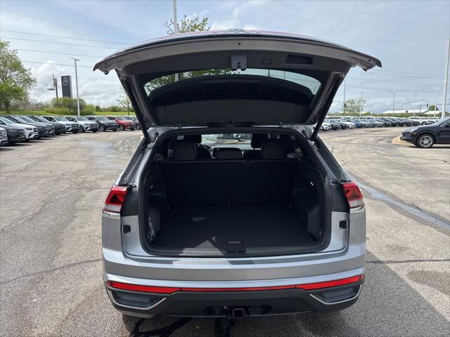 2026 Volkswagen Atlas Cross Sport SE with Technology