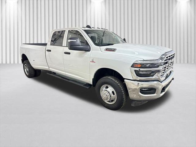 2026 RAM Ram 3500 RAM 3500 TRADESMAN CREW CAB 4X4 8 BOX
