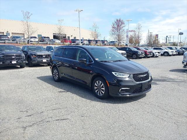 2023 Chrysler Pacifica Hybrid Touring L for sale in Manchester, NH