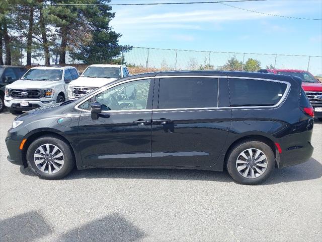 2023 Chrysler Pacifica Hybrid Touring L