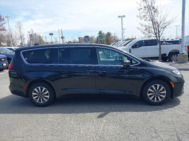 2023 Chrysler Pacifica Hybrid Touring L