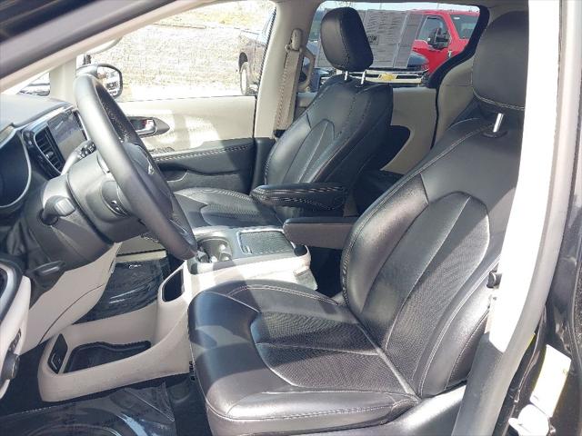 2023 Chrysler Pacifica Hybrid Touring L