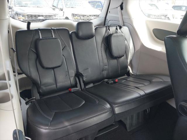 2023 Chrysler Pacifica Hybrid Touring L