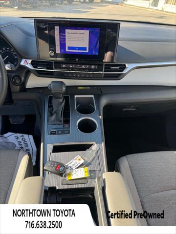 2025 Toyota Sienna LE