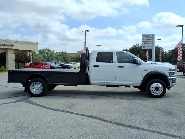 2026 RAM 5500 Chassis RAM 5500 TRADESMAN CHASSIS CREW CAB 4X4 84 CA