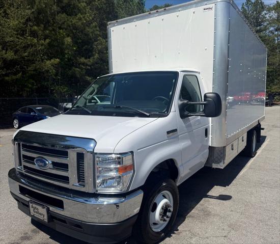 2023 Ford E-450 Cutaway Base