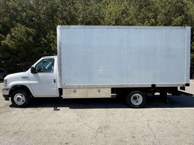 2023 Ford E-450 Cutaway Base