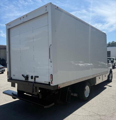 2023 Ford E-450 Cutaway Base
