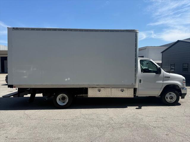 2023 Ford E-450 Cutaway Base