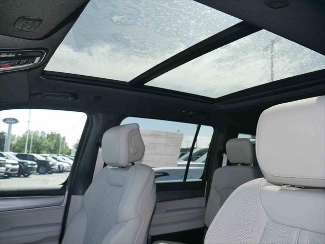 2026 Jeep Grand Wagoneer L 4x4