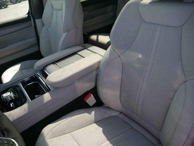 2026 Jeep Grand Wagoneer L 4x4