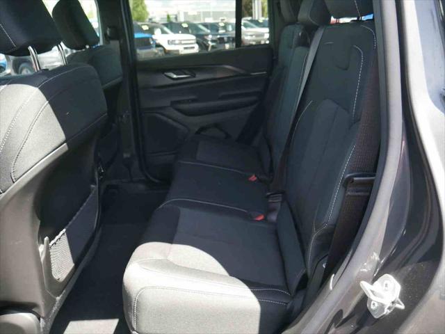 2026 Jeep Grand Cherokee Laredo 4x4