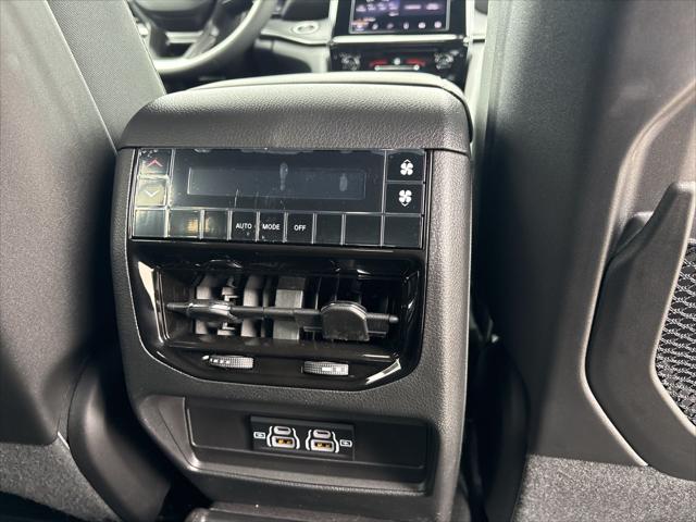2026 Jeep Grand Cherokee L Laredo 4x2
