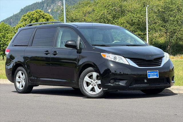 2014 Toyota Sienna LE for sale in Eugene, OR
