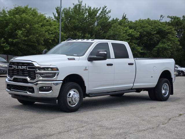 2026 RAM Ram 3500 RAM 3500 TRADESMAN CREW CAB 4X4 8 BOX